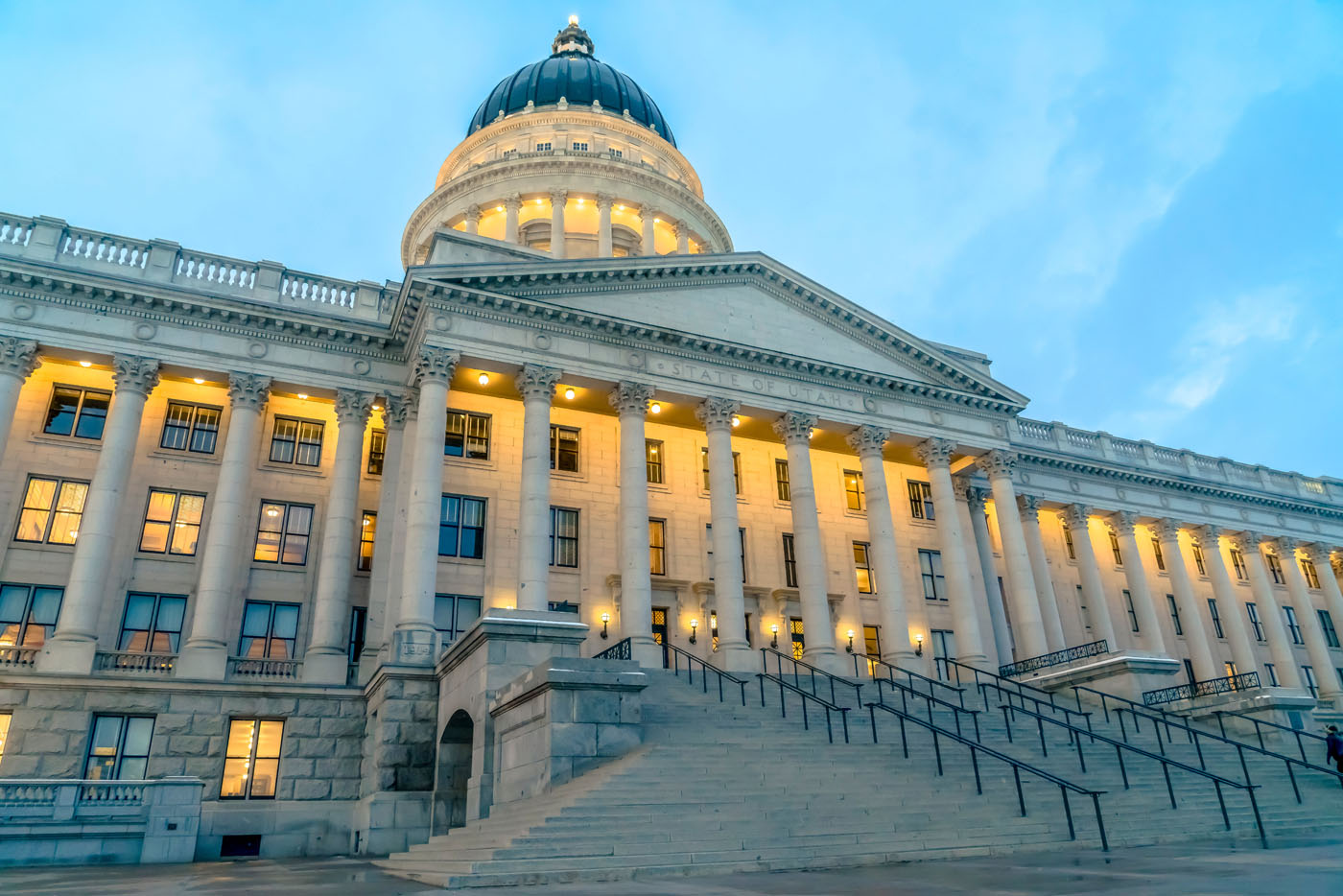 An image of the Salt Lake City, Utah capital building.